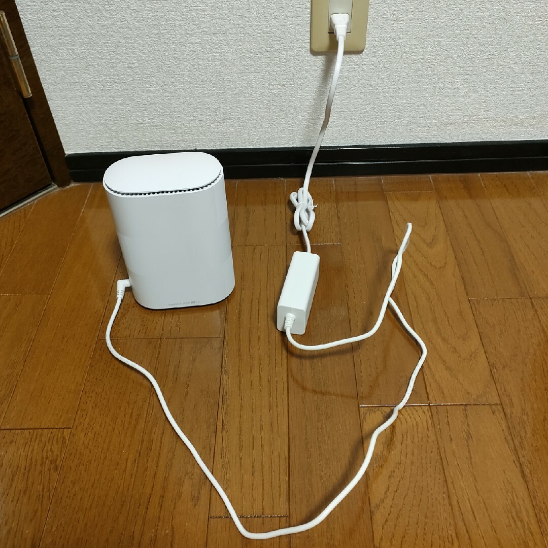 ZTE(ゼットティーイー)のSpeed Wi-Fi HOME 5G L11 ZTR01 5G対応ルーター スマホ/家電/カメラのPC/タブレット(PC周辺機器)の商品写真