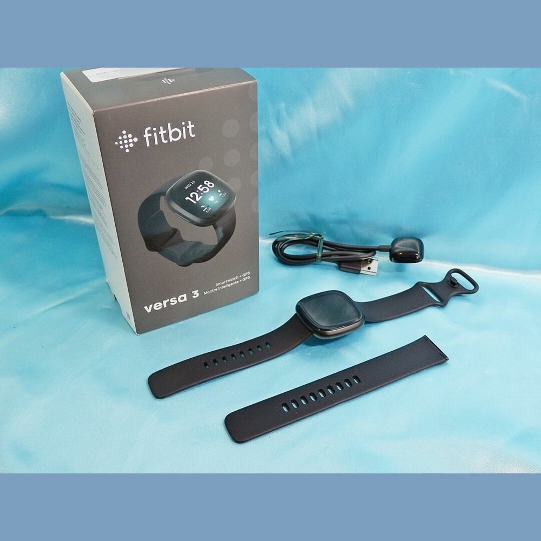 Fitbit Versa 3 ブラック GPS搭載スマートウォッチ スマホ/家電/カメラのスマートフォン/携帯電話(その他)の商品写真