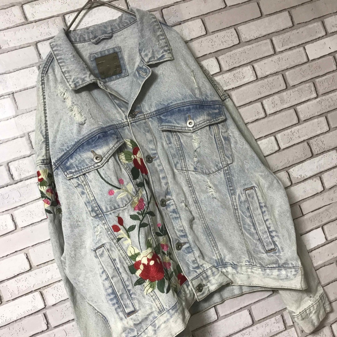 ZARA - 【ダメージ加工】ZARA デニムジャケット 刺繍 オーバー ZARA - 【ダメージ加工】ZARA デニムジャケット 刺繍 オーバー
