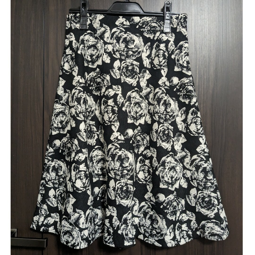 dinos(ディノス)のdinos cara Dutel creation ジャガードスカート　Mサイズ レディースのスカート(ひざ丈スカート)の商品写真