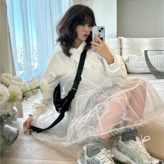 エピヌ(épine)のepine é volume tulle hoodie(パーカー)