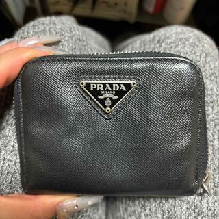 プラダ(PRADA)のPRADA  プラダ　サフィアーノ コインケース　三角プレート　ロゴ(コインケース)