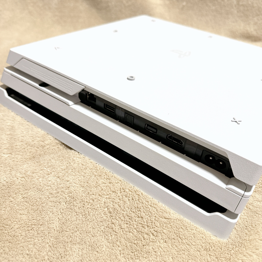 PS4 Pro 本体 Glacier White 白 1TB CUH7200Bお値下げ不可お取り置き不可