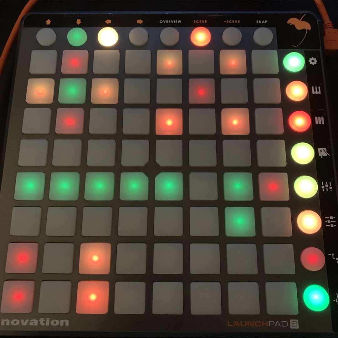 novation(ノベーション)のnovation Launchpad S 楽器のDTM/DAW(MIDIコントローラー)の商品写真