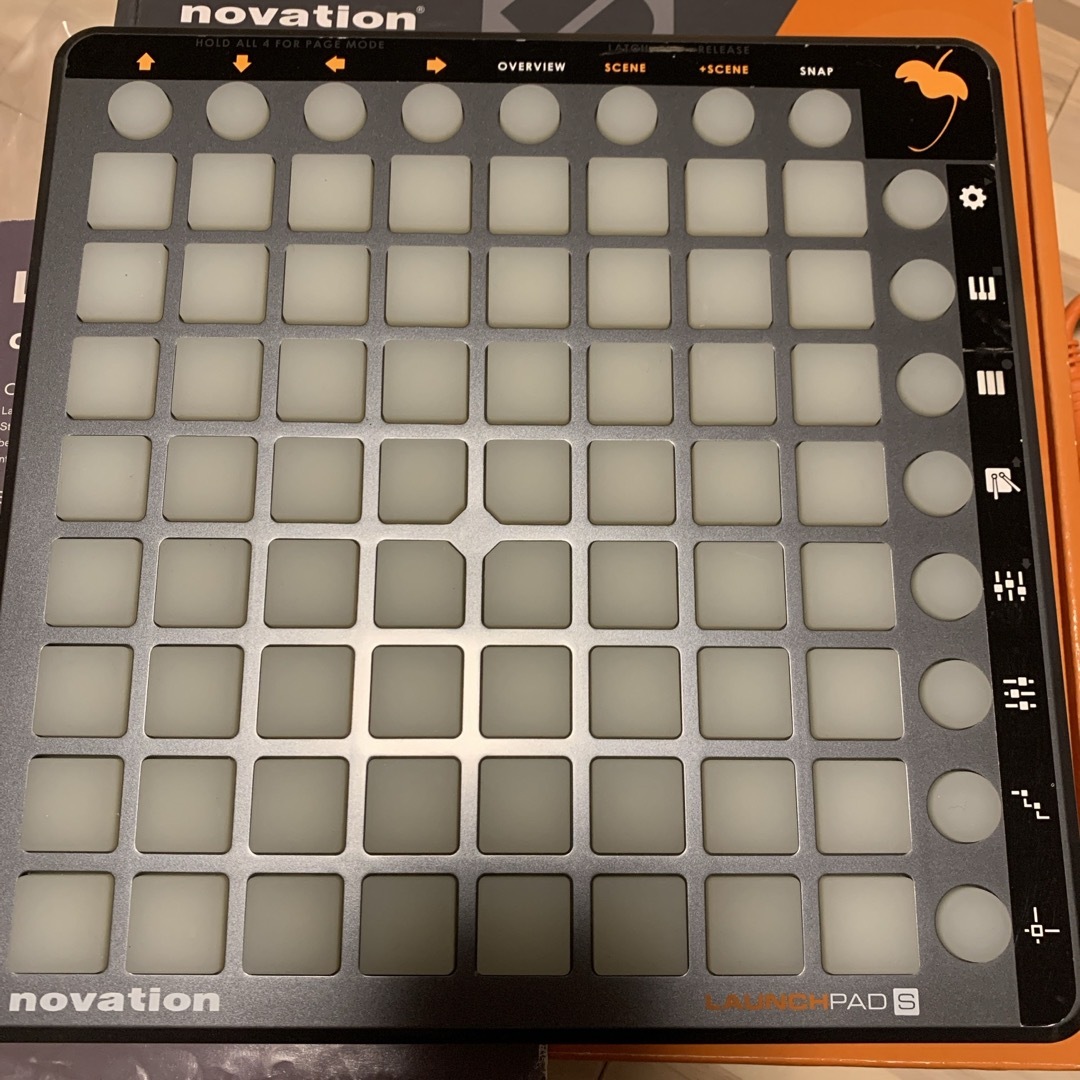 novation(ノベーション)のnovation Launchpad S 楽器のDTM/DAW(MIDIコントローラー)の商品写真