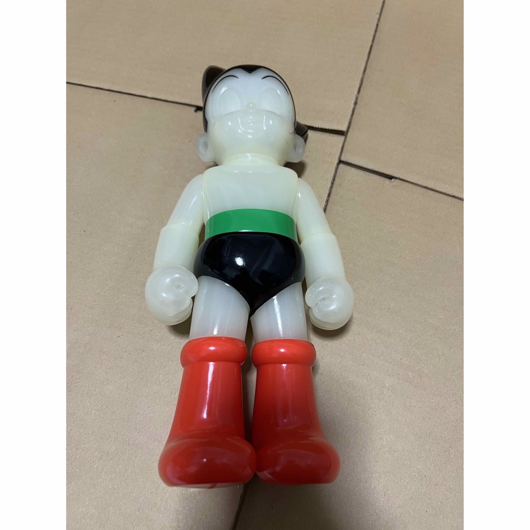 HOT; secret base middle scale astro boy OG 