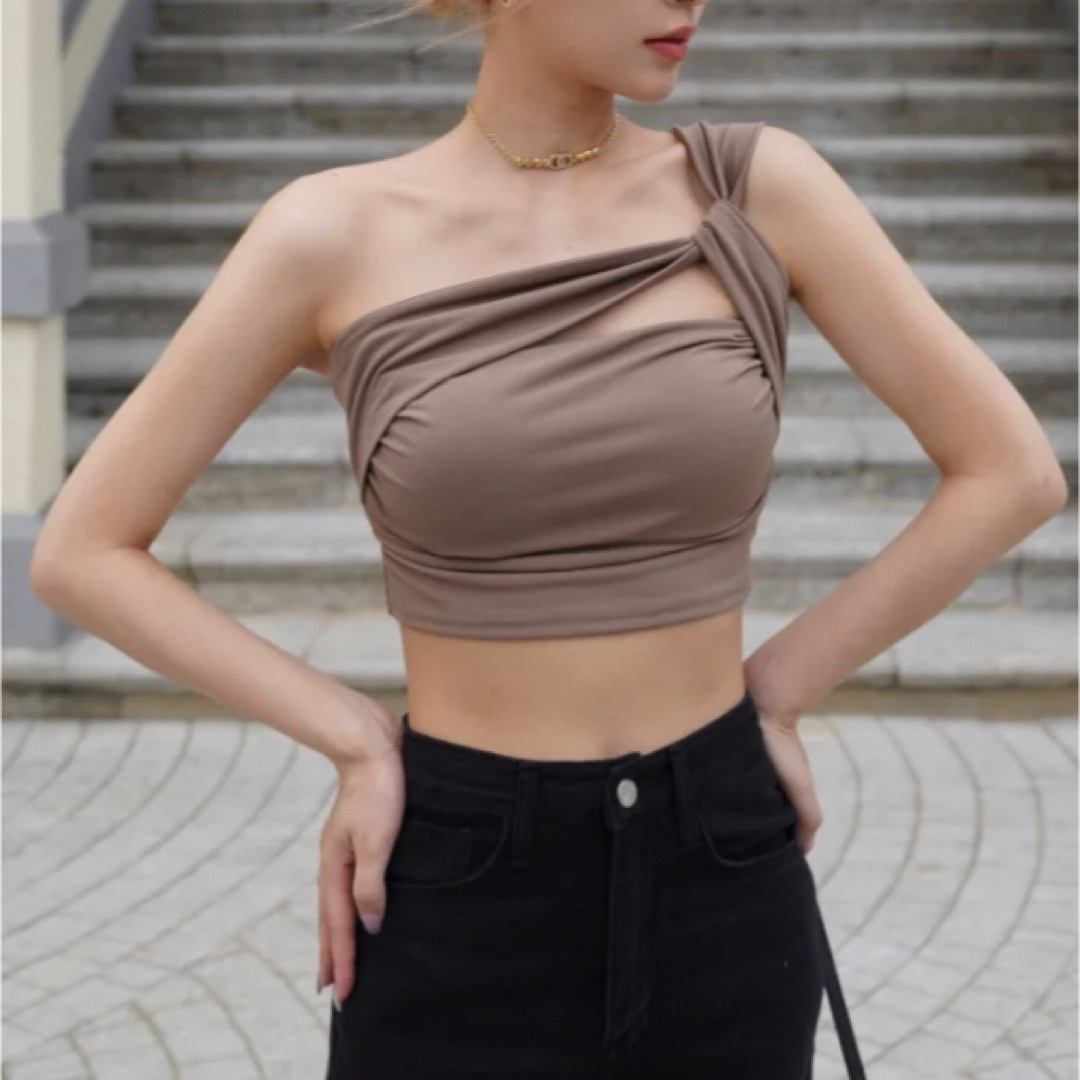 韓国ファッション ワンホンファッション ノットトップス ブラウン クロップド丈 レディースのトップス(シャツ/ブラウス(半袖/袖なし))の商品写真