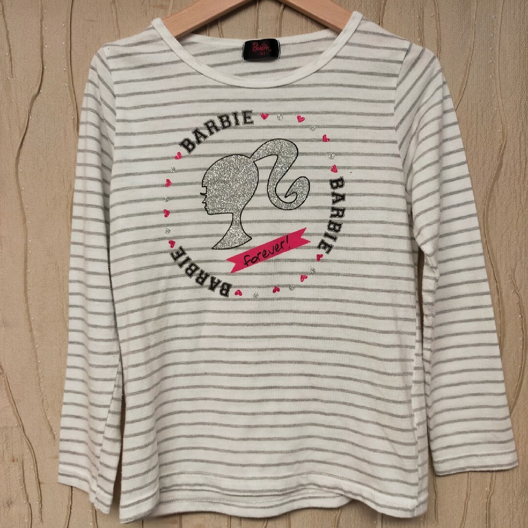 Barbie(バービー)の140センチ　バービー　ロングTシャツ キッズ/ベビー/マタニティのキッズ服女の子用(90cm~)(Tシャツ/カットソー)の商品写真