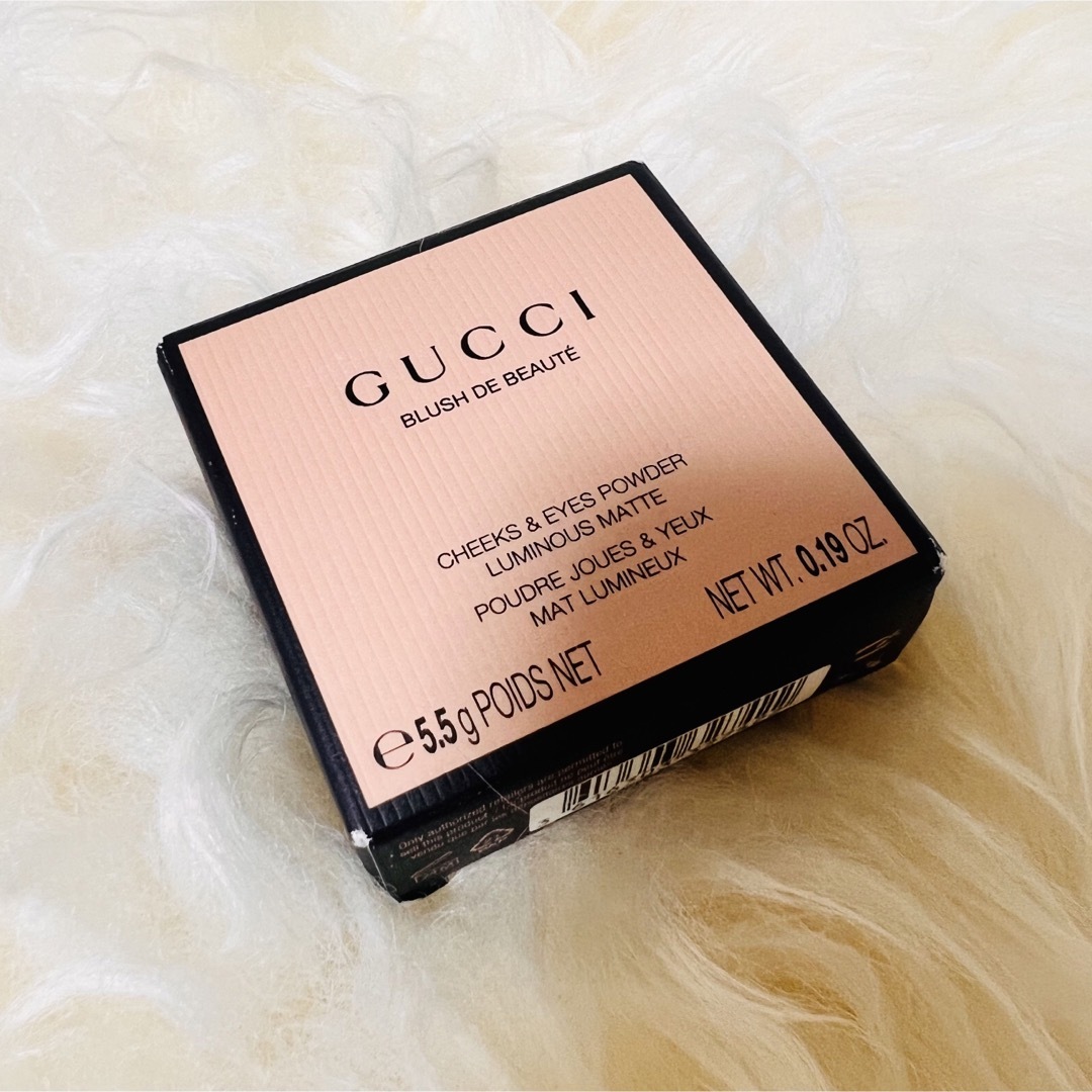 Gucci(グッチ)のGUCCI チーク　新品未使用 コスメ/美容のベースメイク/化粧品(チーク)の商品写真