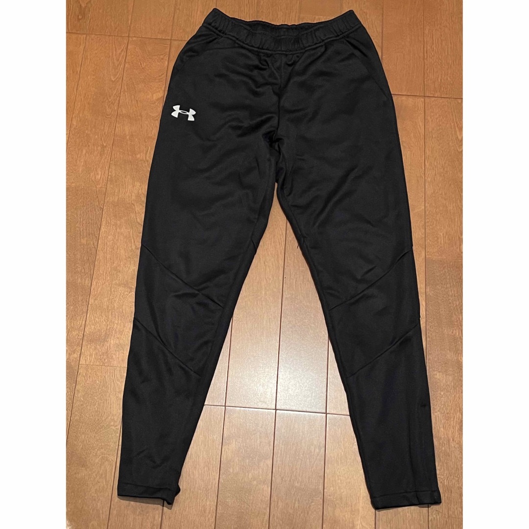 UNDER ARMOUR(アンダーアーマー)のアンダーアーマー  ズボン　YMD 140  黒 キッズ/ベビー/マタニティのキッズ服男の子用(90cm~)(パンツ/スパッツ)の商品写真