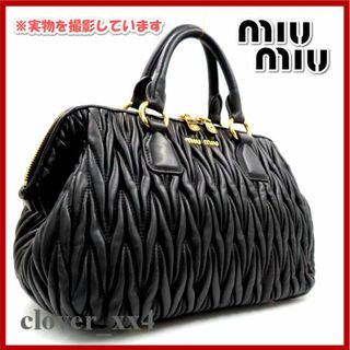 ミュウミュウ(miumiu)の【美品】 ミュウミュウ ハンドバッグ ブラック 黒 マテラッセ(ハンドバッグ)