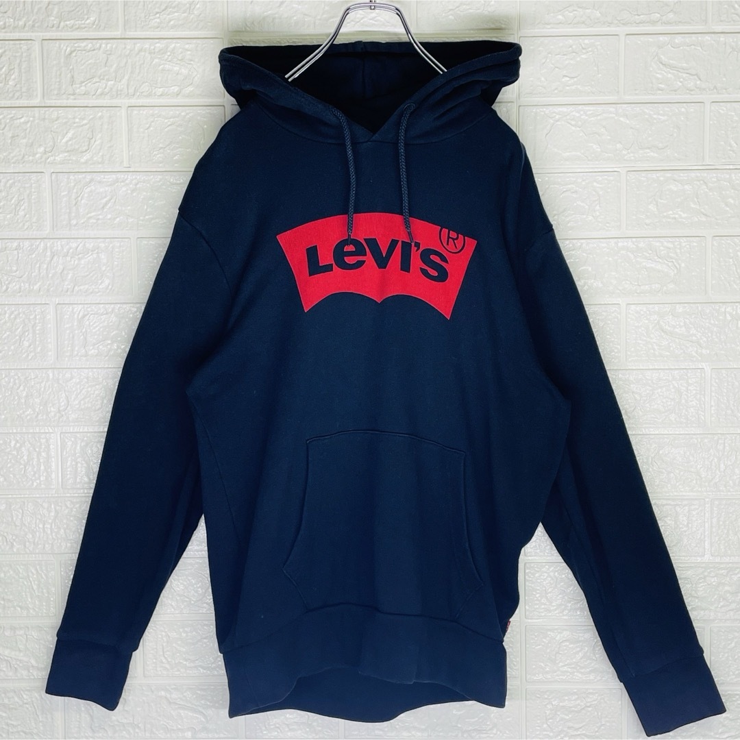 Levi's(リーバイス)のリーバイス　プルオーバーパーカー　黒　Mサイズ メンズのトップス(パーカー)の商品写真