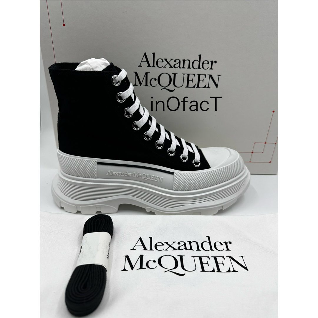 Alexander McQueen(アレキサンダーマックイーン)のAlexander McQUEEN アレキサンダーマックイーン トレッドスリック レディースの靴/シューズ(ブーツ)の商品写真