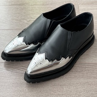 サカイ(sacai)のsacai スリッポンレザーシューズ　サイズ36 ブラック×シルバー(ローファー/革靴)