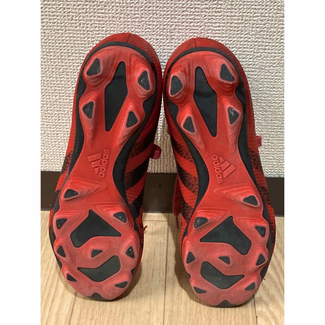 adidas(アディダス)の【adidas】Predator Freak.4 AI1/25.5cm/赤黒 スポーツ/アウトドアのサッカー/フットサル(シューズ)の商品写真