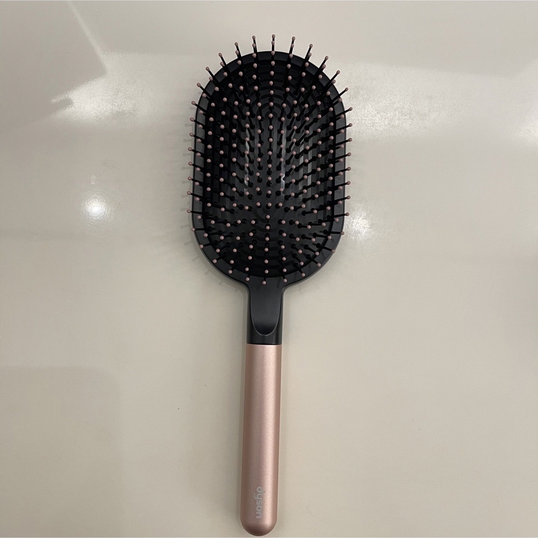 Dyson(ダイソン)の新品 Dyson ダイソン ヘアブラシ パドルブラシ ロゼカラー コスメ/美容のヘアケア/スタイリング(ヘアブラシ/クシ)の商品写真