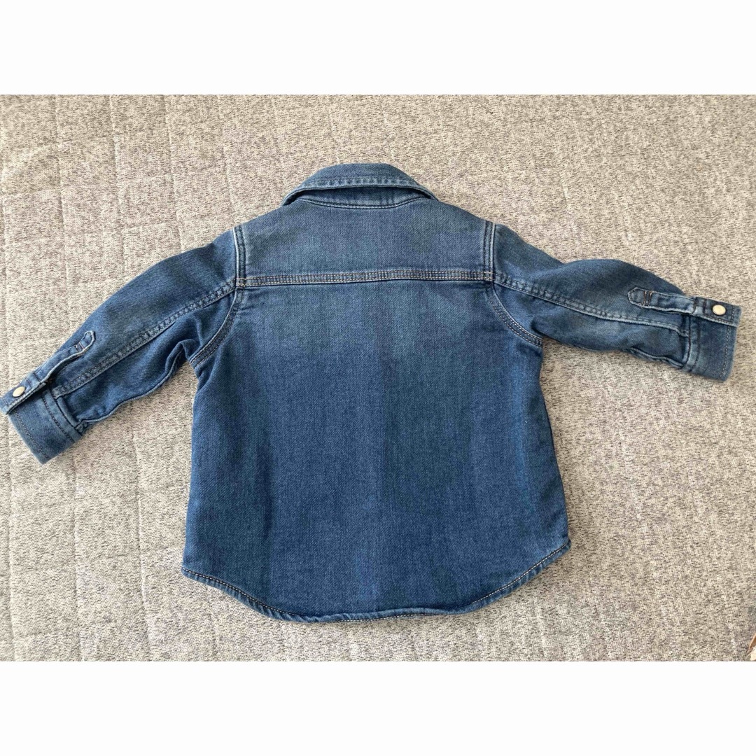 babyGAP(ベビーギャップ)のベビーギャップ　デニムシャツ キッズ/ベビー/マタニティのキッズ服男の子用(90cm~)(ジャケット/上着)の商品写真