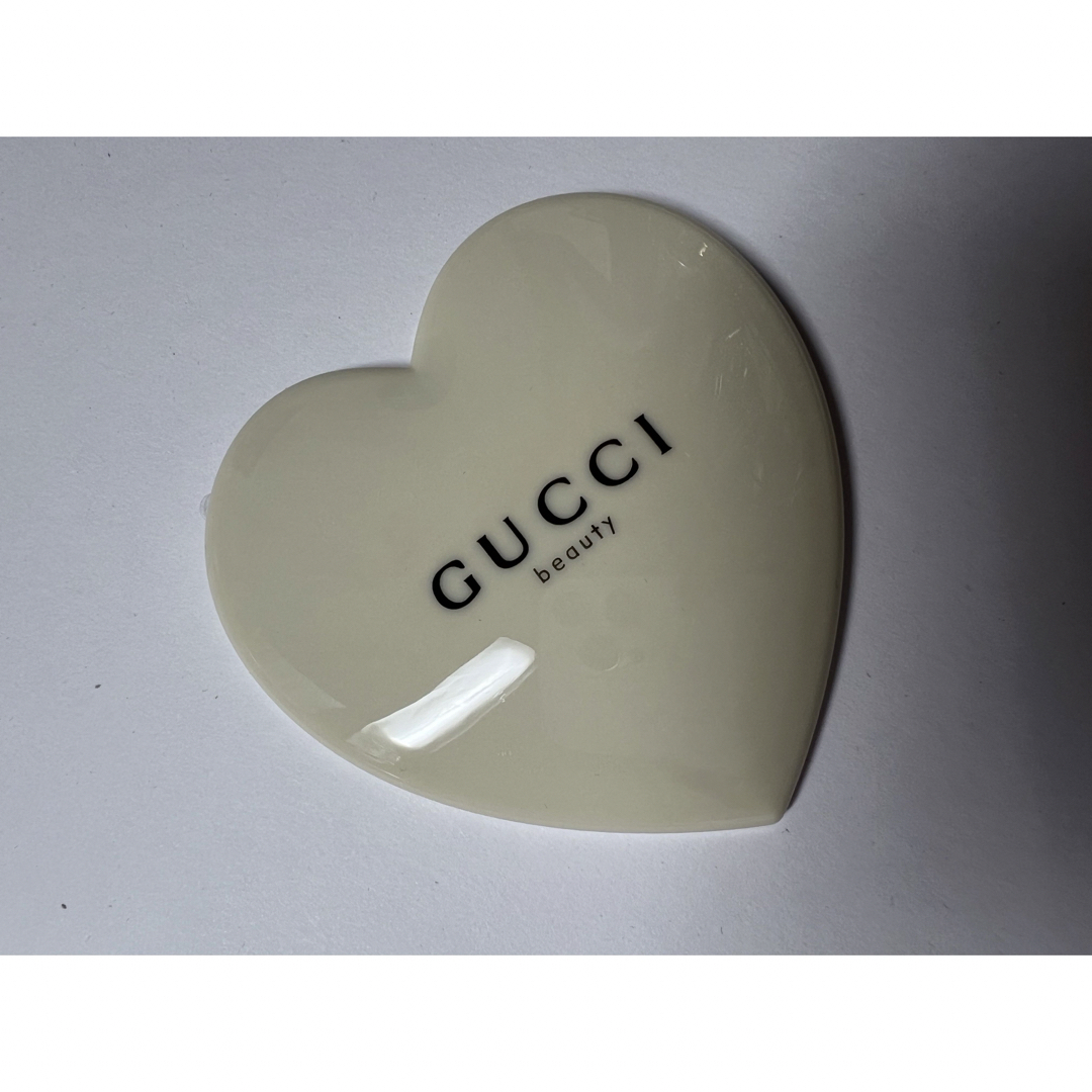 Gucci(グッチ)のグッチ ミラー＆ポーチ(パールホワイト) 【GUCCI】 レディースのファッション小物(ミラー)の商品写真