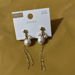 スリーコインズ(3COINS)の新品　CHICA イヤリング(イヤリング)