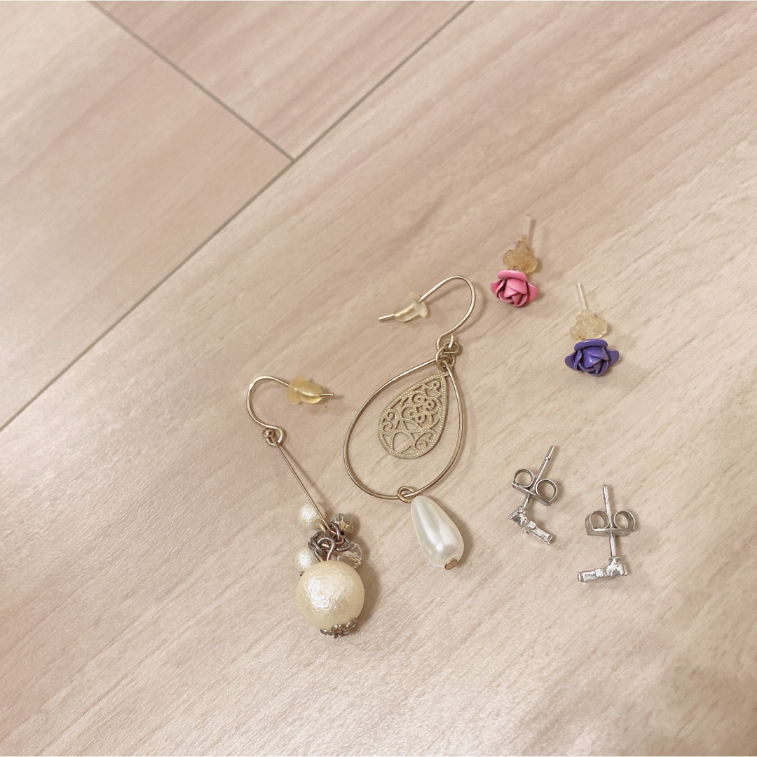 ピアス4点まとめ売りセット レディースのアクセサリー(ピアス)の商品写真