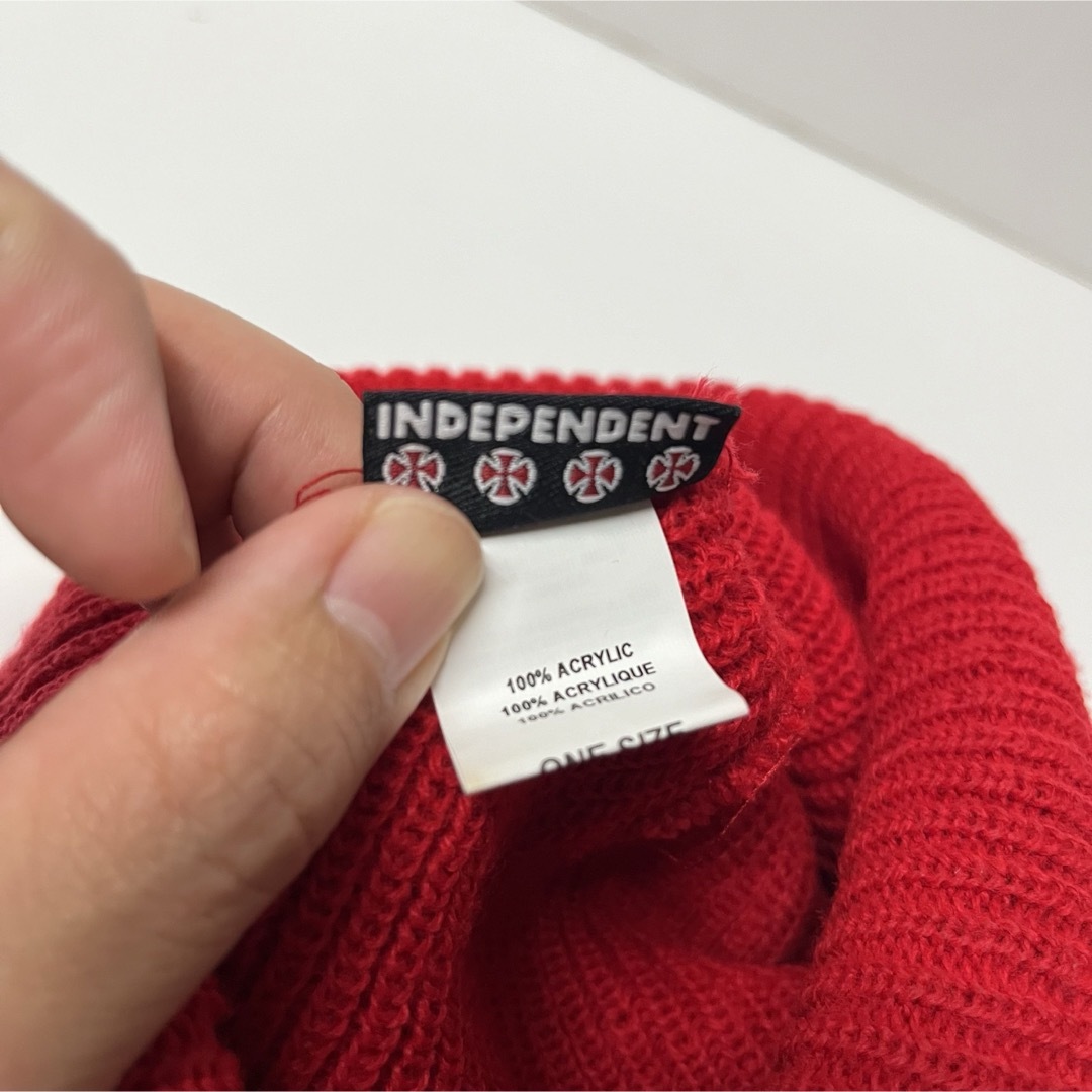 THRASHER(スラッシャー)のINDEPENDENT × THRASHER BEANIE Red メンズの帽子(ニット帽/ビーニー)の商品写真