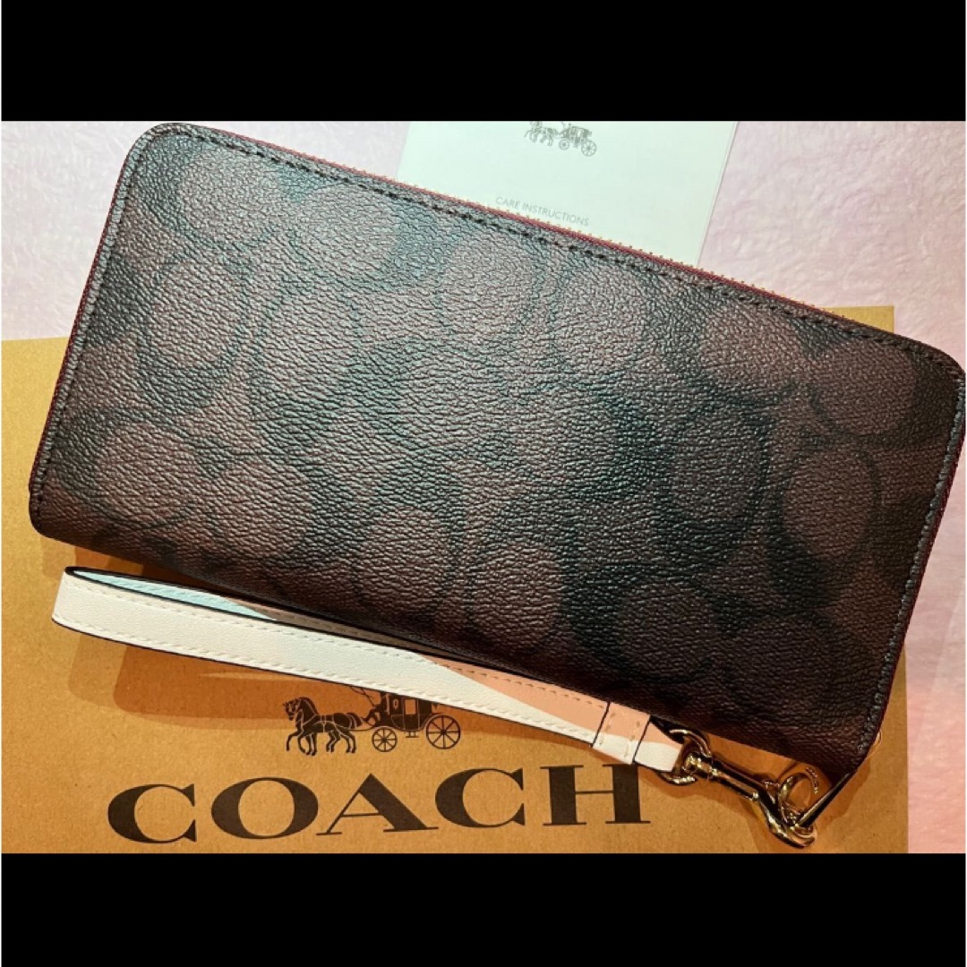 COACH(コーチ)の新品　COACH 長財布　シグネチャー　ロゴ　ラウンドファスナー　小銭入れ有 レディースのファッション小物(財布)の商品写真