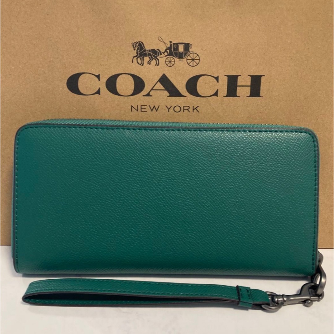 COACH(コーチ)の新品　COACH 長財布　グリーン　ワンポイント　ラウンドファスナー　小銭入れ有 レディースのファッション小物(財布)の商品写真