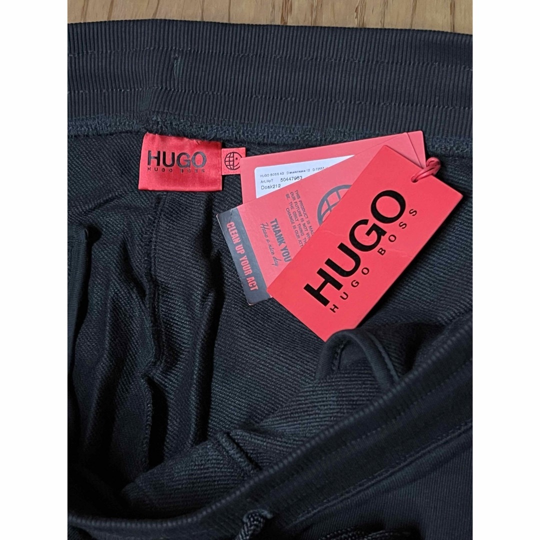 HUGO BOSS(ヒューゴボス)のヒューゴボス  新品未使用　XXL  スウェットパンツ　パンツ　黒　HUGO メンズのパンツ(その他)の商品写真