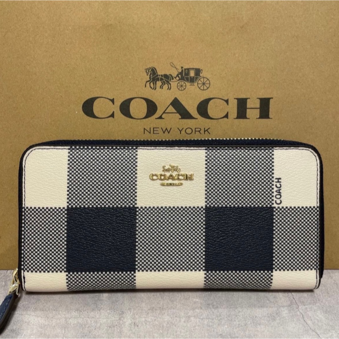 COACH(コーチ)の新品　COACH 長財布　チェック　ホワイト　ラウンドファスナー　小銭入れ有  レディースのファッション小物(財布)の商品写真
