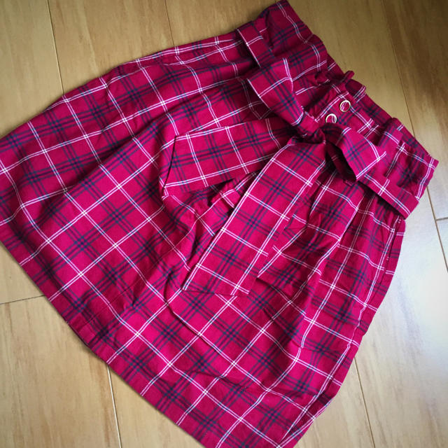 mysty woman(ミスティウーマン)の赤チェックスカート レディースのスカート(ミニスカート)の商品写真
