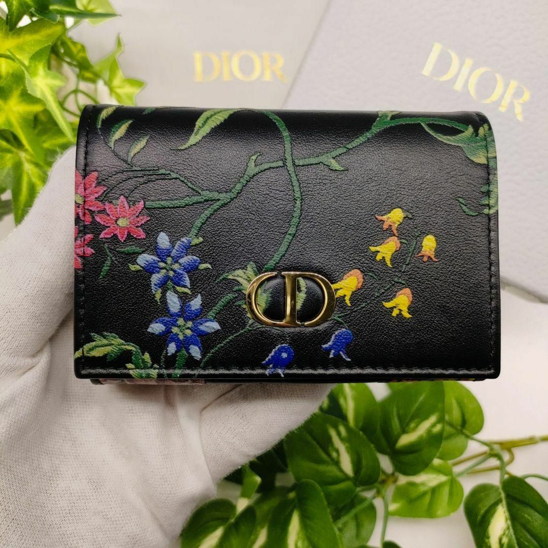 Dior(ディオール)のディオール　折り財布　ウォレットXS　フラワーモチーフ　ブラック　カロ レディースのファッション小物(財布)の商品写真