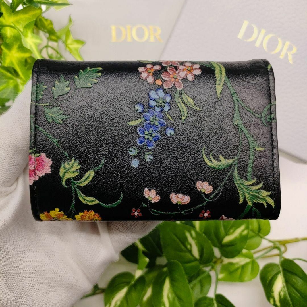 Dior(ディオール)のディオール　折り財布　ウォレットXS　フラワーモチーフ　ブラック　カロ レディースのファッション小物(財布)の商品写真