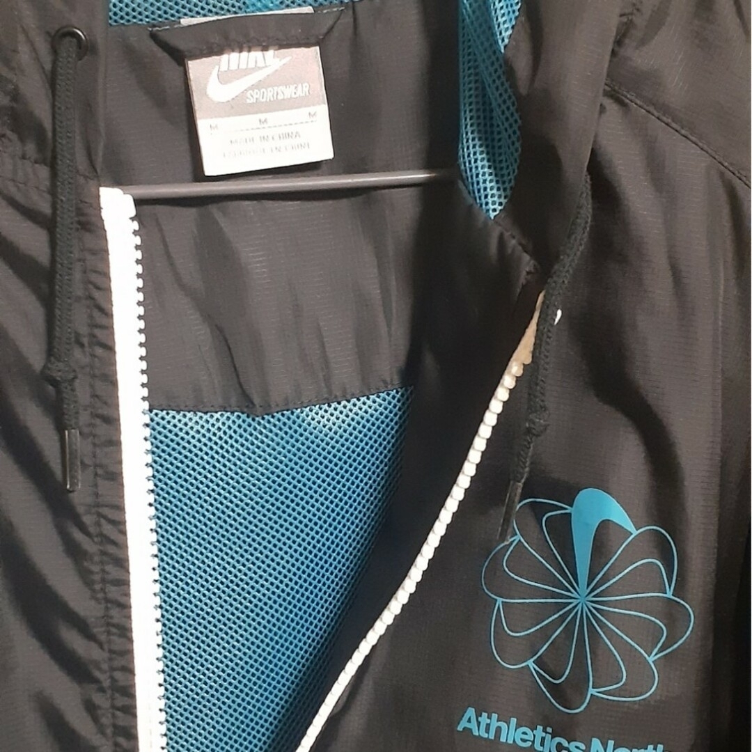 NIKE(ナイキ)の風車NIKE ナイロンジャケット Ｍサイズ メンズのジャケット/アウター(ナイロンジャケット)の商品写真