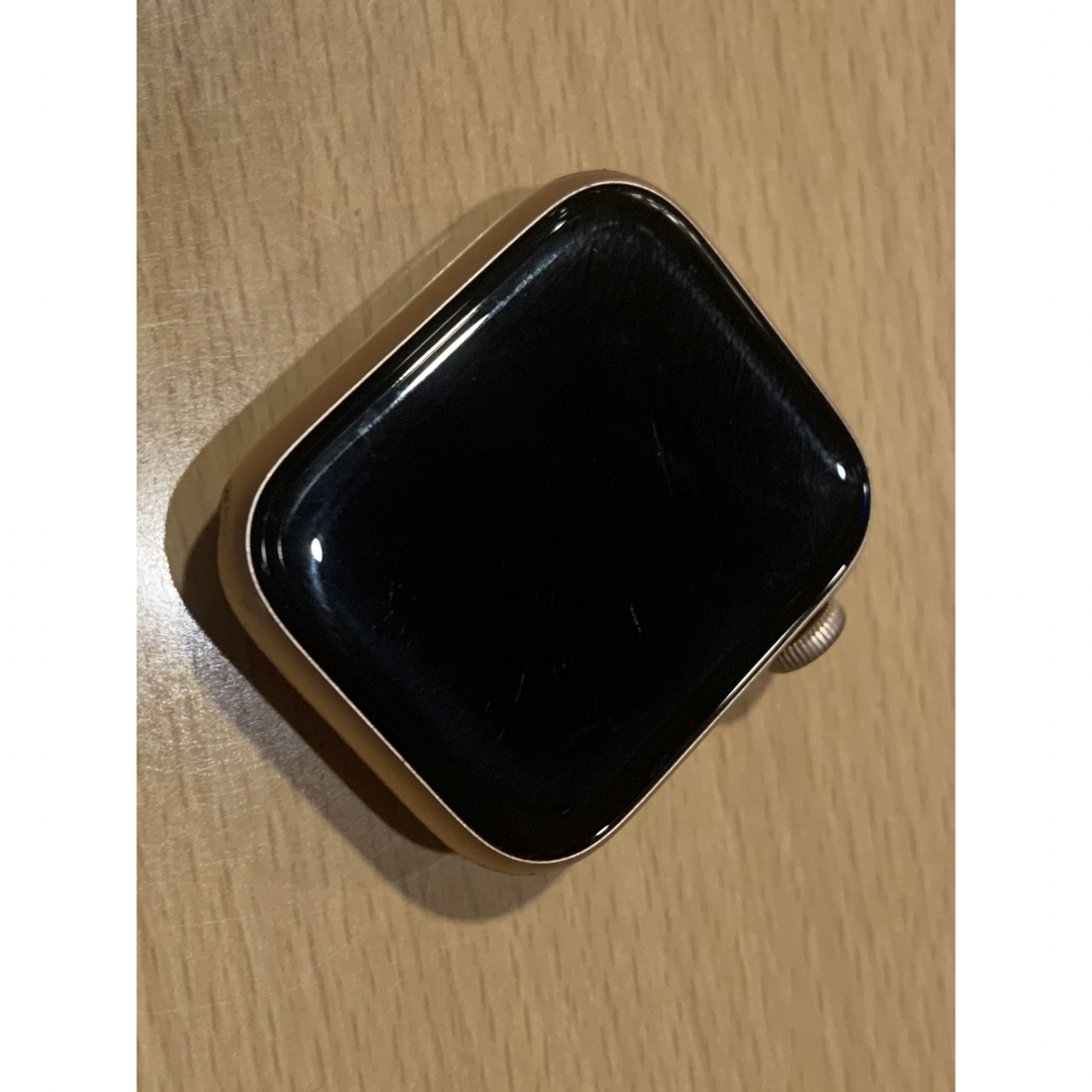 Apple Watch(アップルウォッチ)のApple Watch Series4 GPSモデル ゴールドアルミニウム スマホ/家電/カメラのスマートフォン/携帯電話(その他)の商品写真