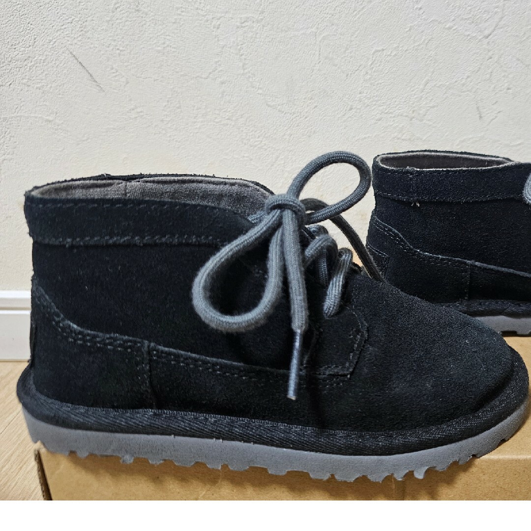 UGG(アグ)の大特価　美品　UGG ブーツ　17.5センチ キッズ/ベビー/マタニティのキッズ靴/シューズ(15cm~)(ブーツ)の商品写真