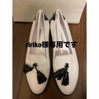 マノロブラニク(MANOLO BLAHNIK)のMANOLOBLAHNIKマノロブラニク タッセルローファー(ローファー/革靴)