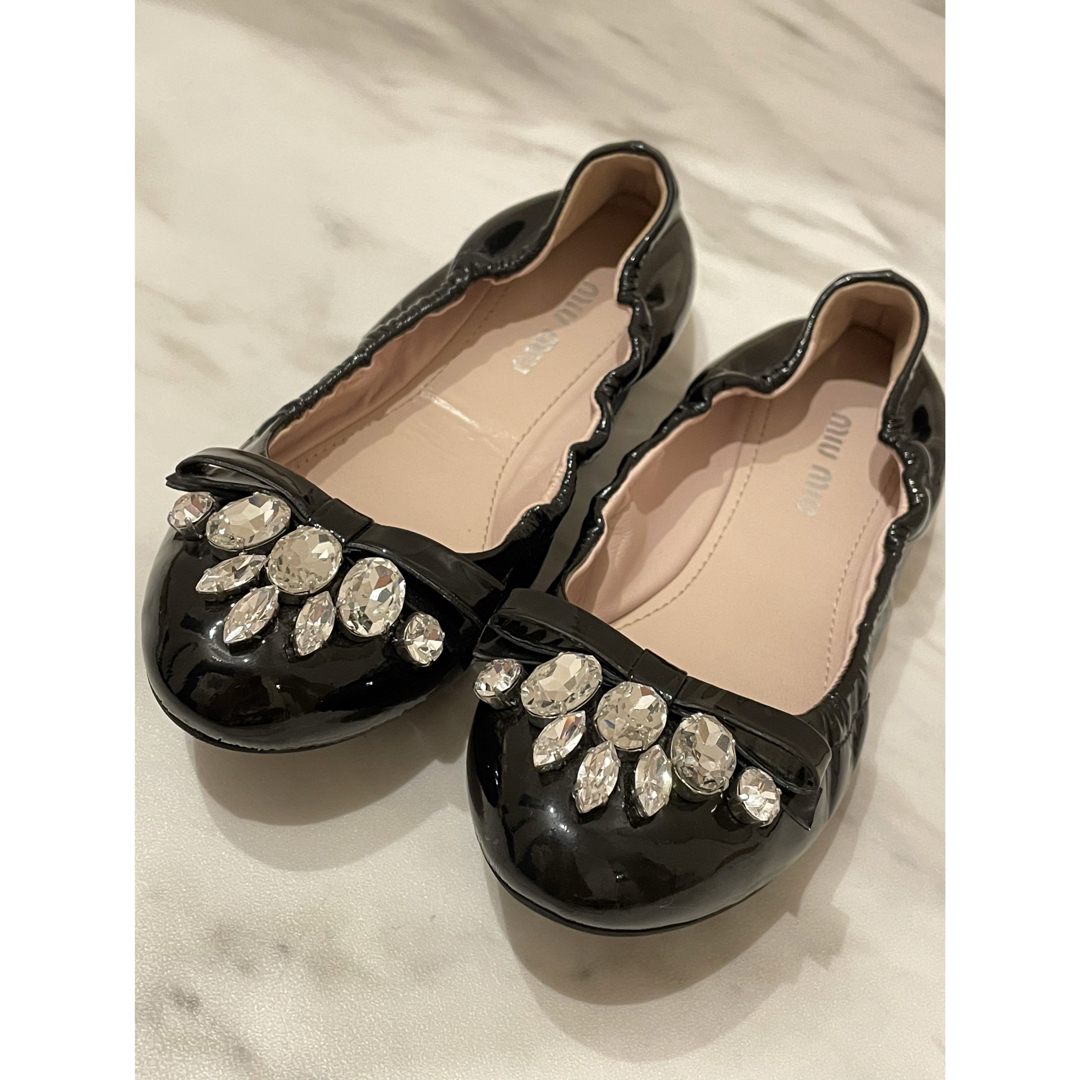 ミュウミュウmiumiu フラットシャーリングパンプス　ビジューリボン