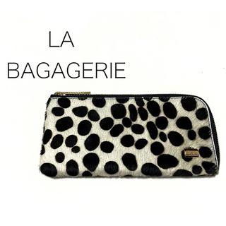 ラバガジェリー(LA BAGAGERIE)のLA BAGAGERIE【美品】ダルメシアン柄 カウヘアー Ｌ字型 ウォレット(財布)