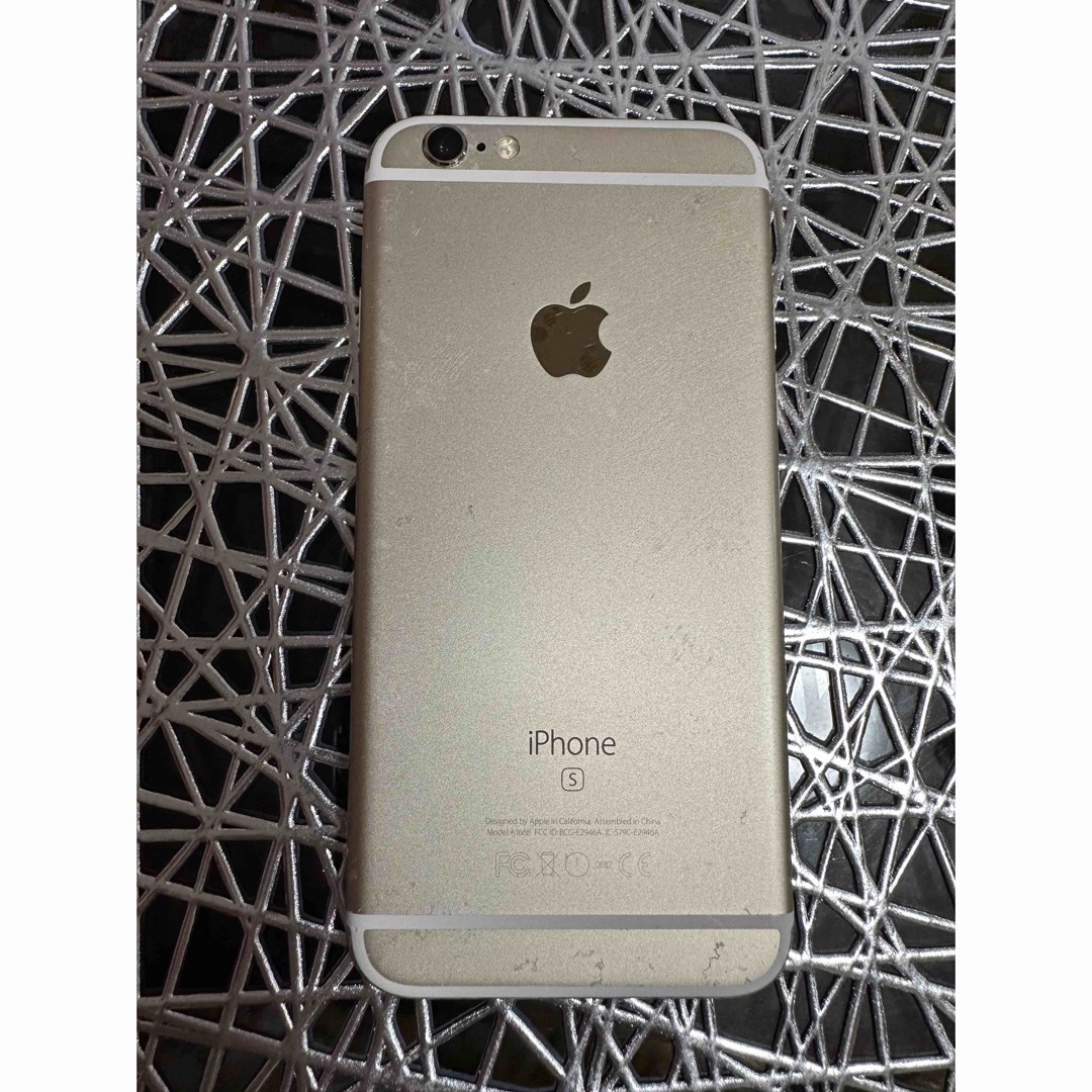 iPhone(アイフォーン)のiPhone 6s ゴールド スマホ/家電/カメラのスマートフォン/携帯電話(スマートフォン本体)の商品写真