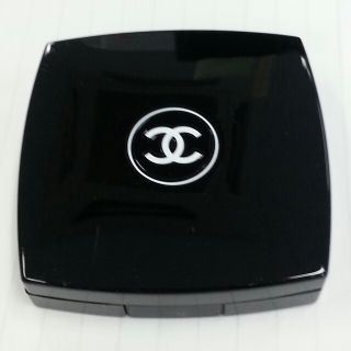 シャネル(CHANEL)のおまけ付シャネルアイシャドウシルバー(その他)