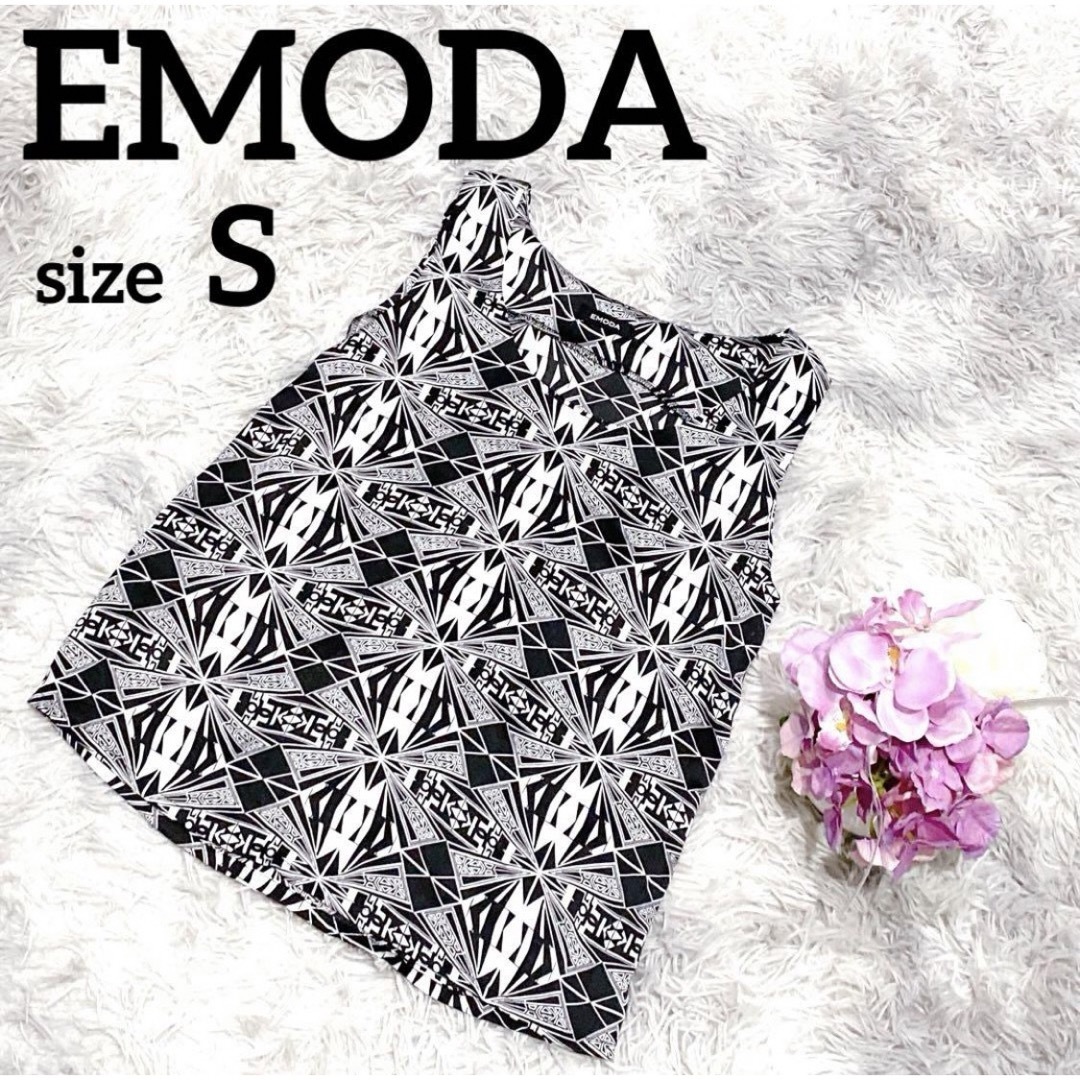 EMODA(エモダ)の【美品】☆エモダ☆EMODA☆ノースリーブ☆トップス☆黒☆総柄☆S☆ レディースのトップス(シャツ/ブラウス(半袖/袖なし))の商品写真