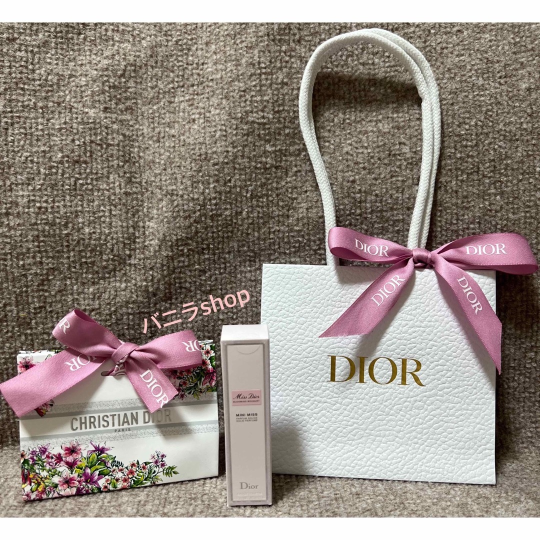 Dior(ディオール)のDIOR ミス ディオール ブルーミング ブーケ ミニ ミス 香水 ラッピング♡ コスメ/美容のキット/セット(サンプル/トライアルキット)の商品写真