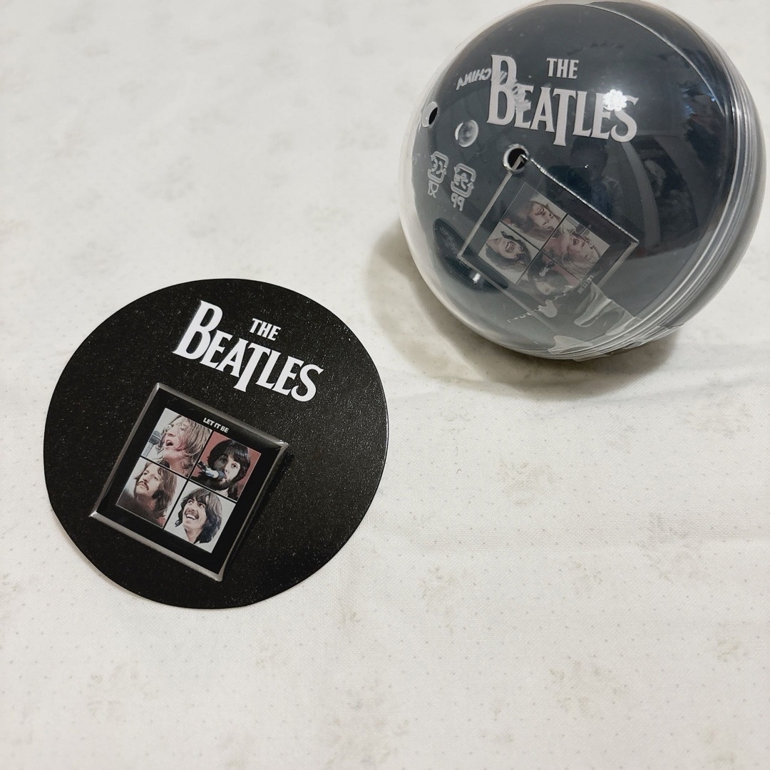 THE BEATLES(ビートルズ)の<こぶた様専用>The Beatlesピンズカプセル　LET IT BE エンタメ/ホビーのエンタメ その他(その他)の商品写真