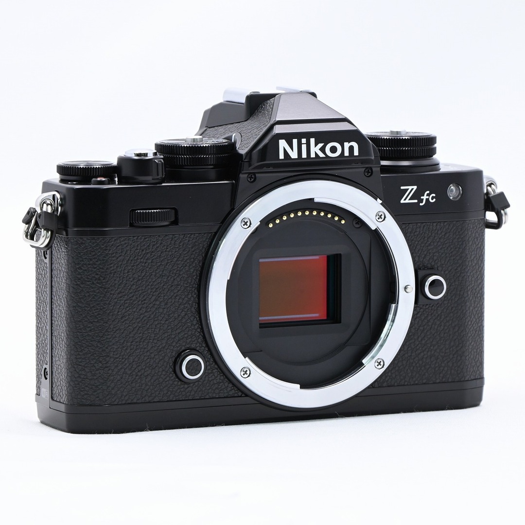 Nikon(ニコン)のNikon Z fc 16-50 VR レンズキット ブラック スマホ/家電/カメラのカメラ(ミラーレス一眼)の商品写真