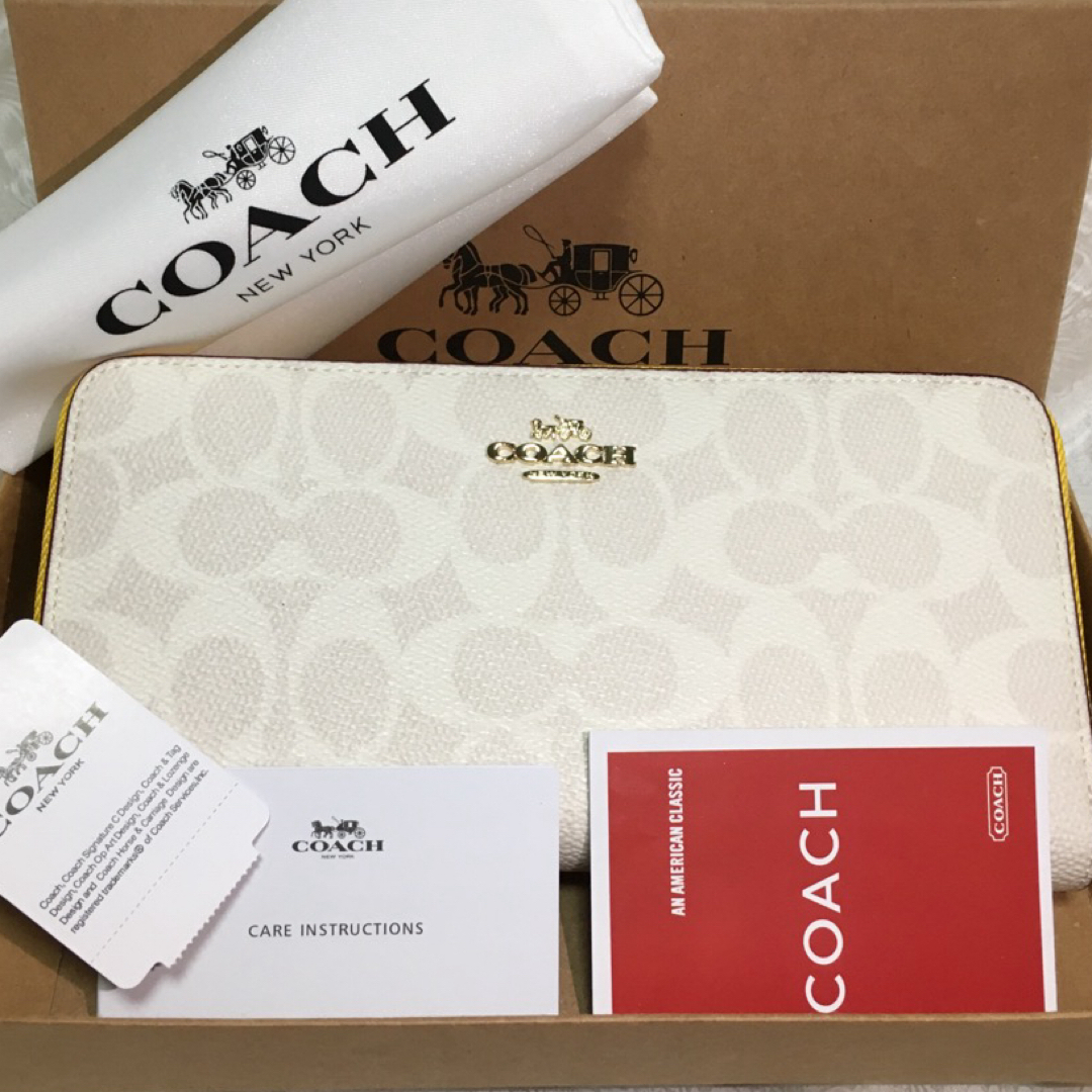 COACH(コーチ)のギフト⭕️ コーチ おしゃれハッピーカラー　イエローエッジ　長財布 レディースのファッション小物(財布)の商品写真