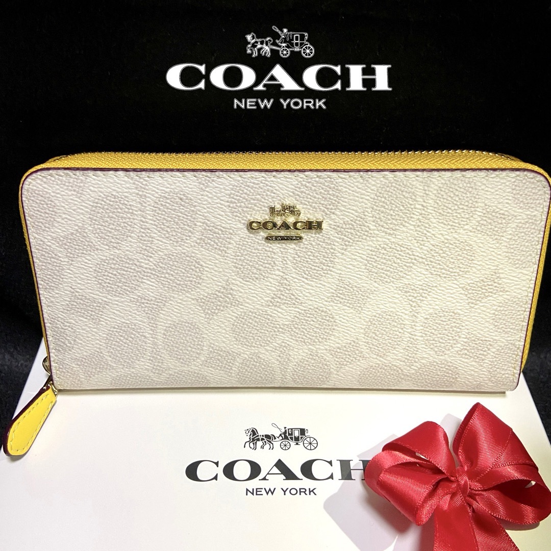 COACH(コーチ)のギフト⭕️ コーチ おしゃれハッピーカラー　イエローエッジ　長財布 レディースのファッション小物(財布)の商品写真