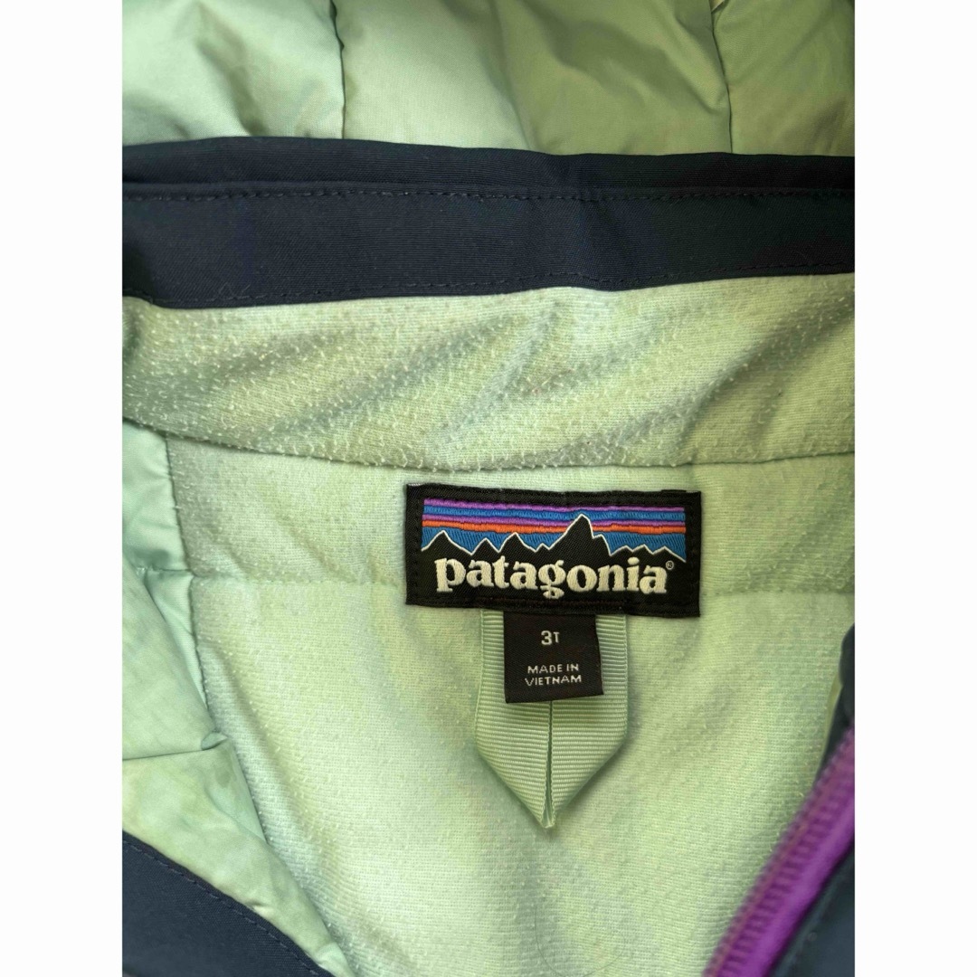 patagonia(パタゴニア)のパタゴニアキッズ　スノーパイルジャケット キッズ/ベビー/マタニティのキッズ服男の子用(90cm~)(コート)の商品写真