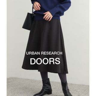 アーバンリサーチドアーズ(URBAN RESEARCH DOORS)の新品タグ付き♡アーバンリサーチドアーズ ミディフレアスカート✽black(ひざ丈スカート)