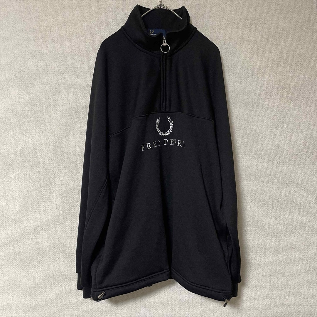 FRED PERRY(フレッドペリー)の【超希少】フレッドペリー　ハーフジッププルオーバー　デカロゴ刺繍　月桂樹　黒　M メンズのトップス(スウェット)の商品写真