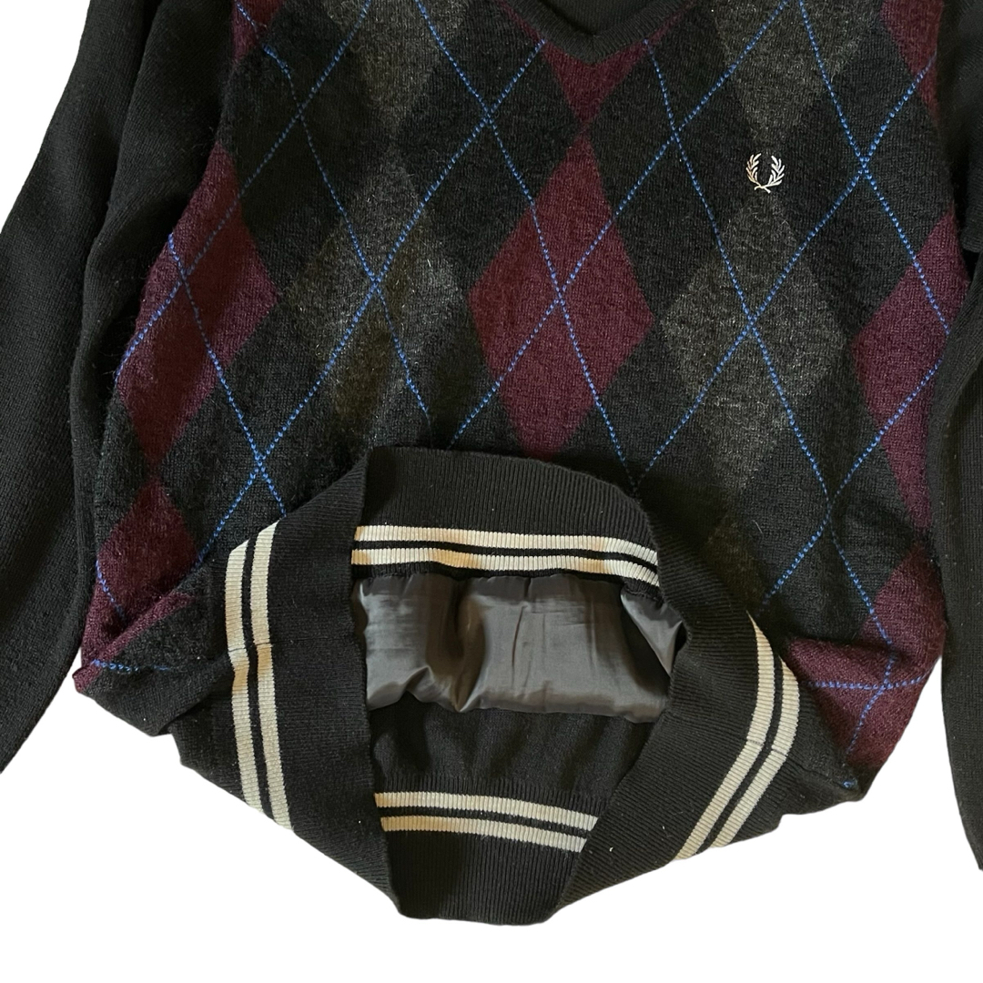 FRED PERRY - フレッドペリー☆ Vネックセーター ニット FRED PERRY - フレッドペリー☆ Vネックセーター ニット